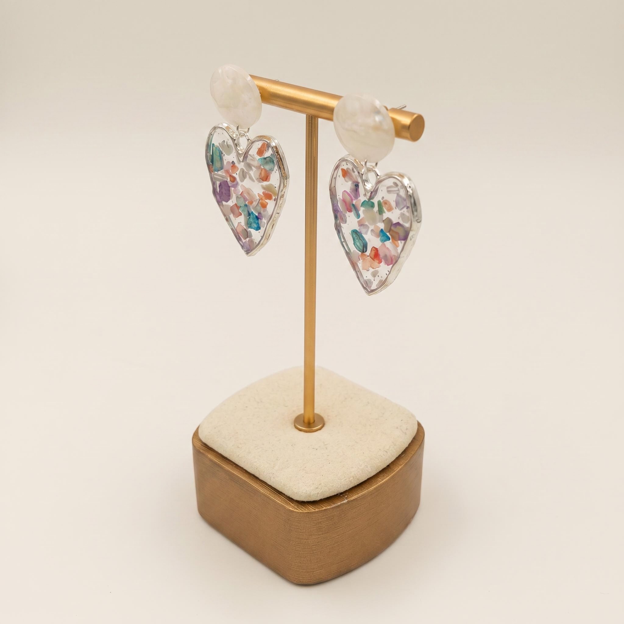 Pearl-Like Color Chip Heart Drop Earrings