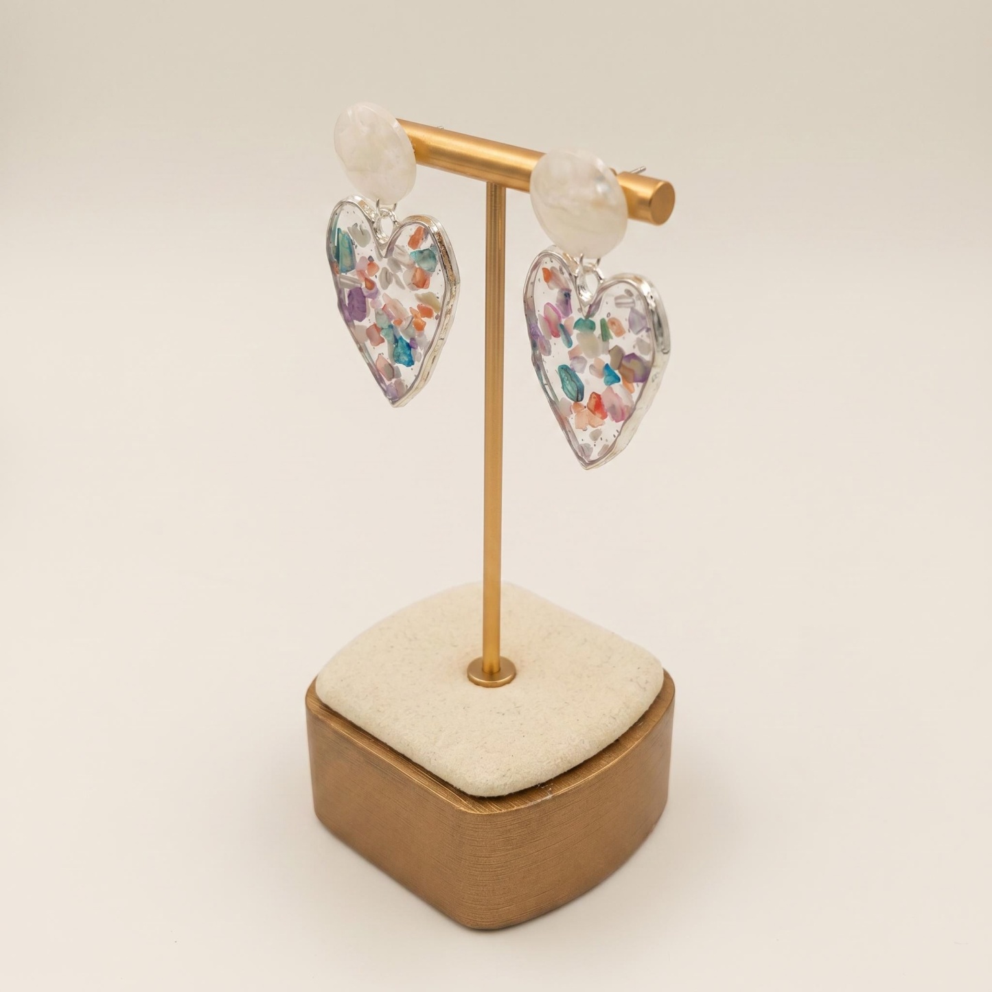 Pearl-Like Color Chip Heart Drop Earrings