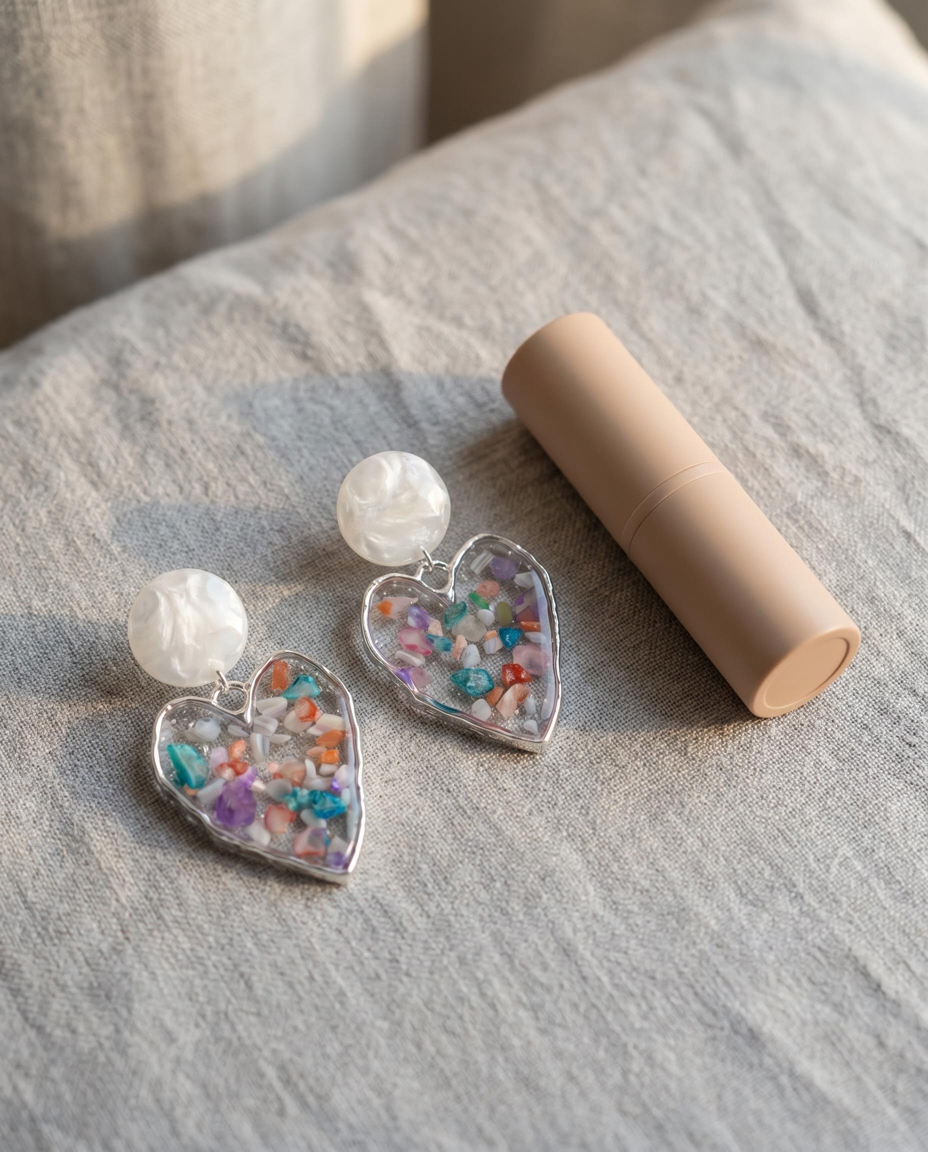 Pearl-Like Color Chip Heart Drop Earrings