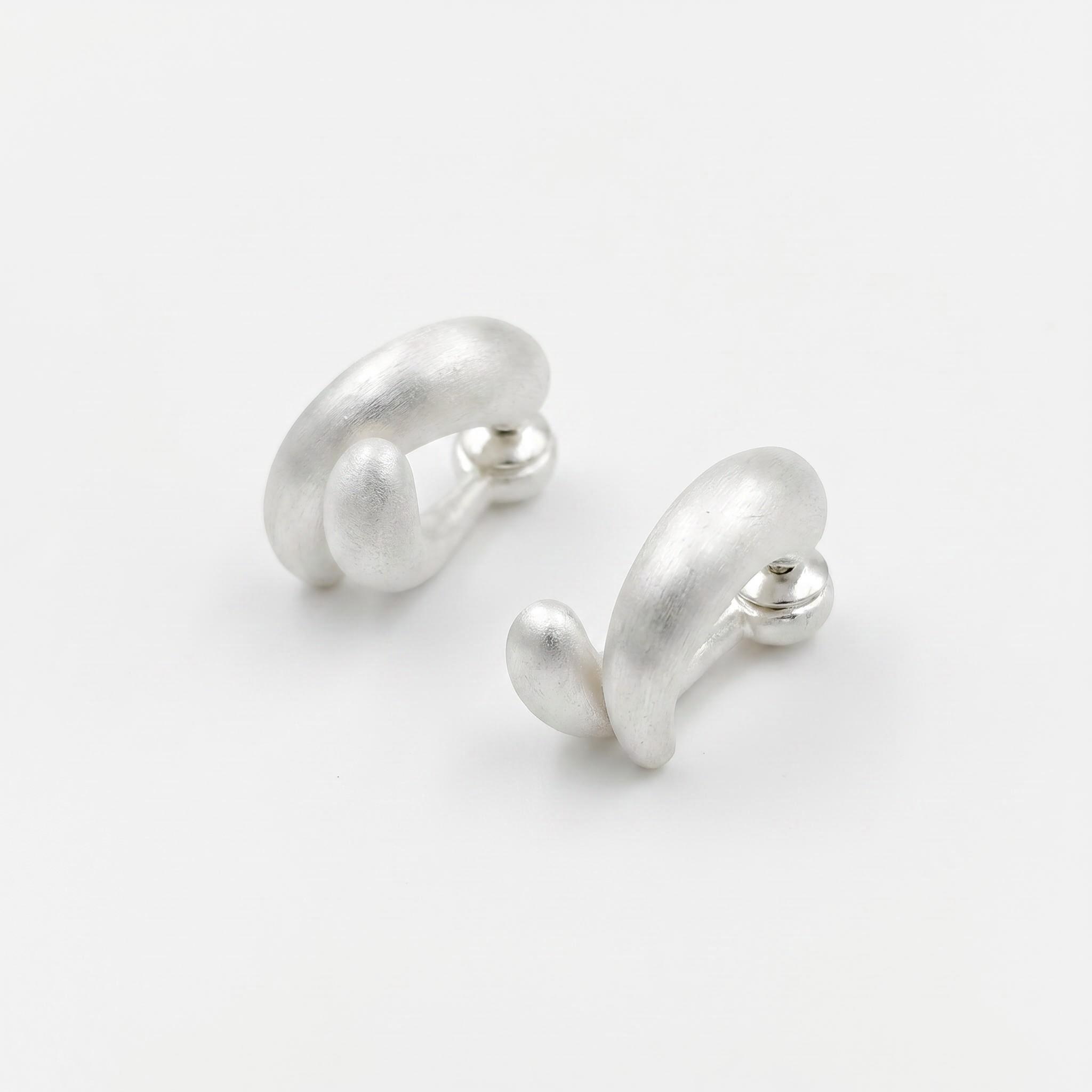The "Presence" Unfolding Leaves – Matte Silver Asymmetric Studs