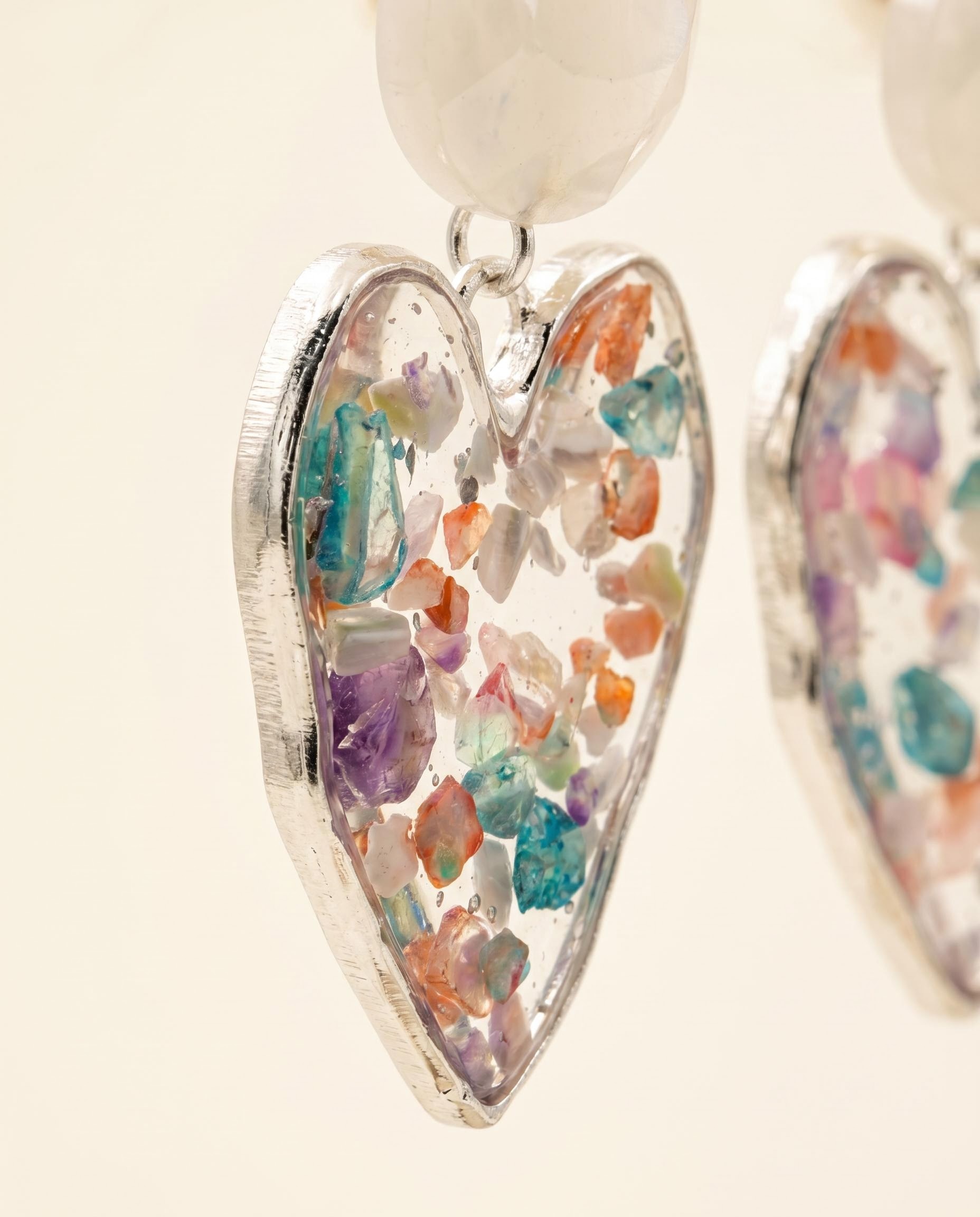 Pearl-Like Color Chip Heart Drop Earrings