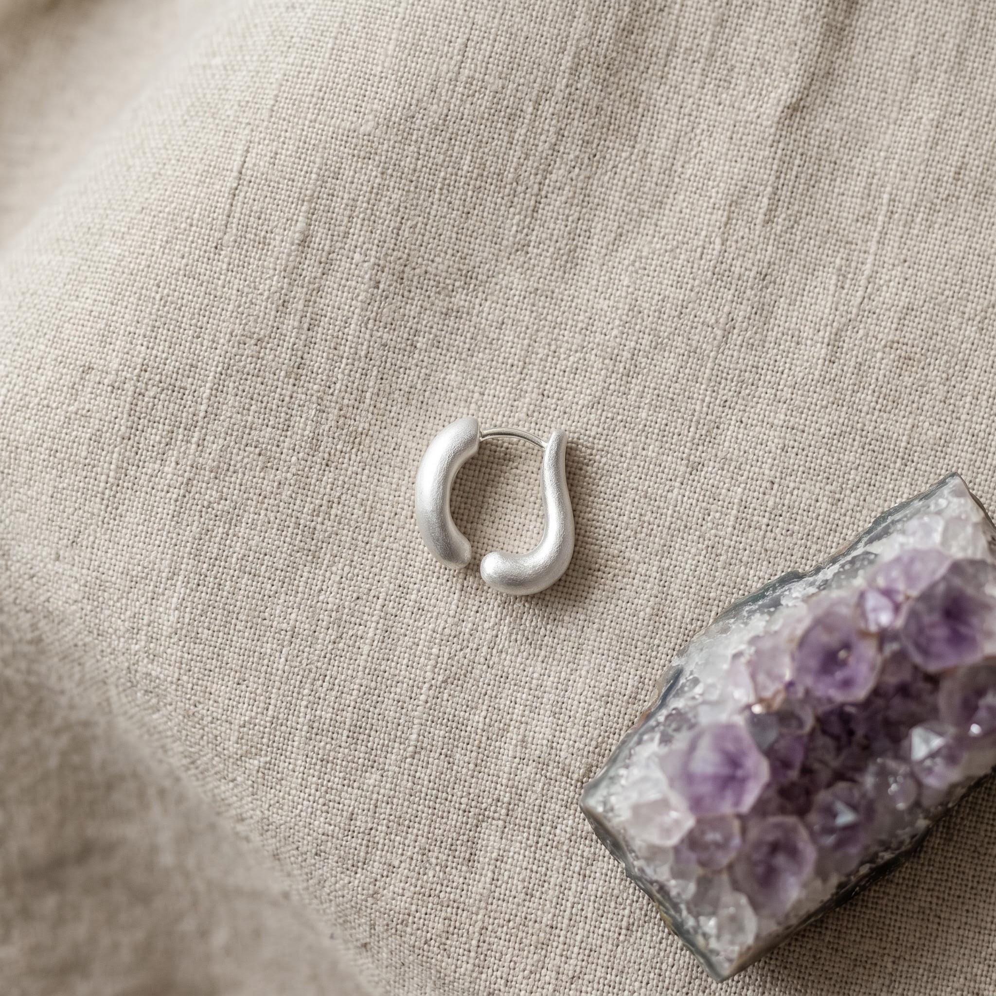 The "Presence" Unfolding Leaves – Matte Silver Asymmetric Studs