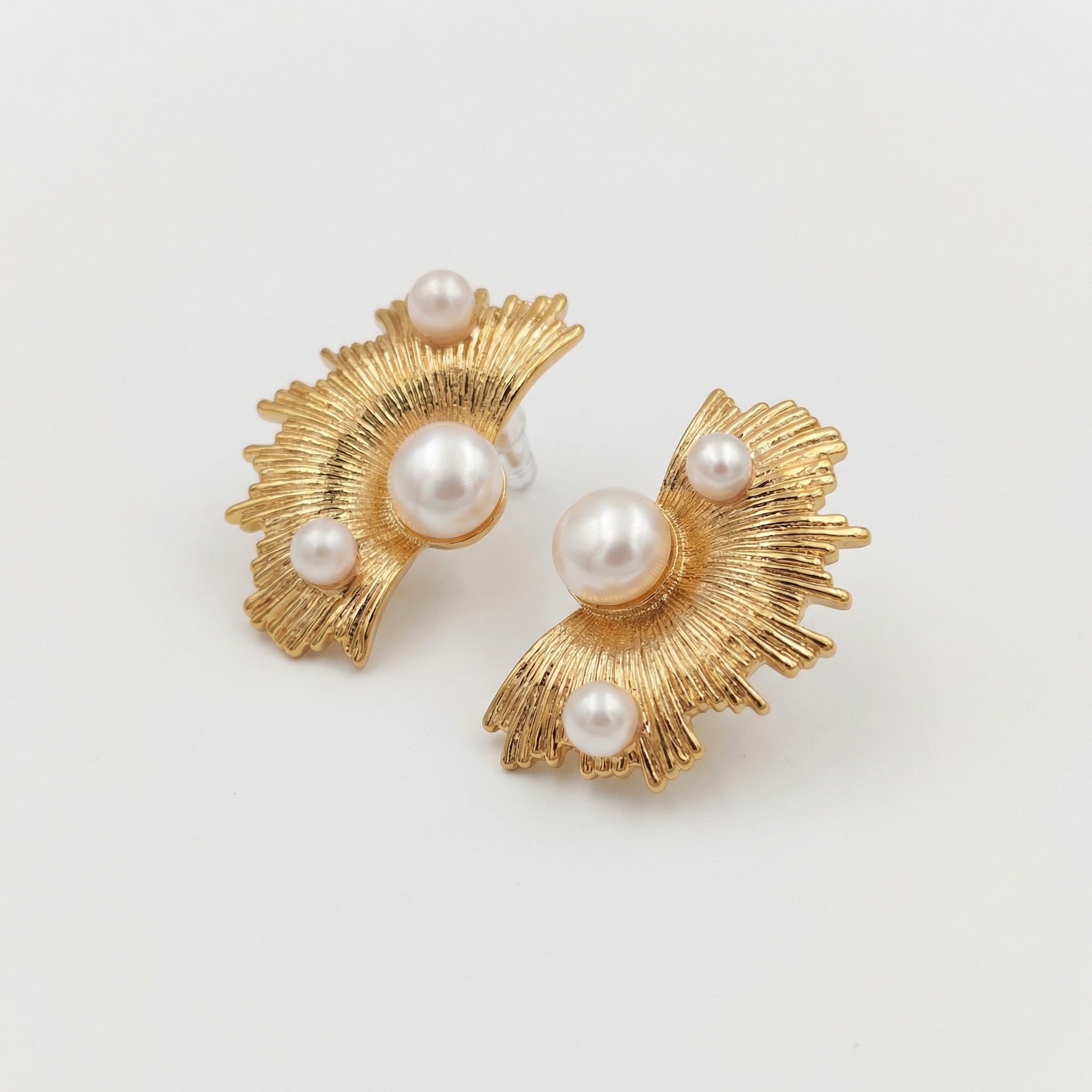 Radiant Pearl Drop Earrings – Hand-Hammered Gold with Natural Pearls