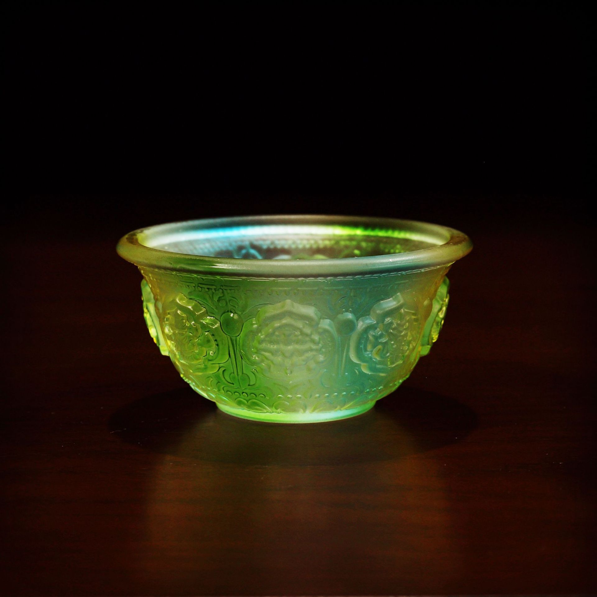 七彩琉璃八吉祥供碗