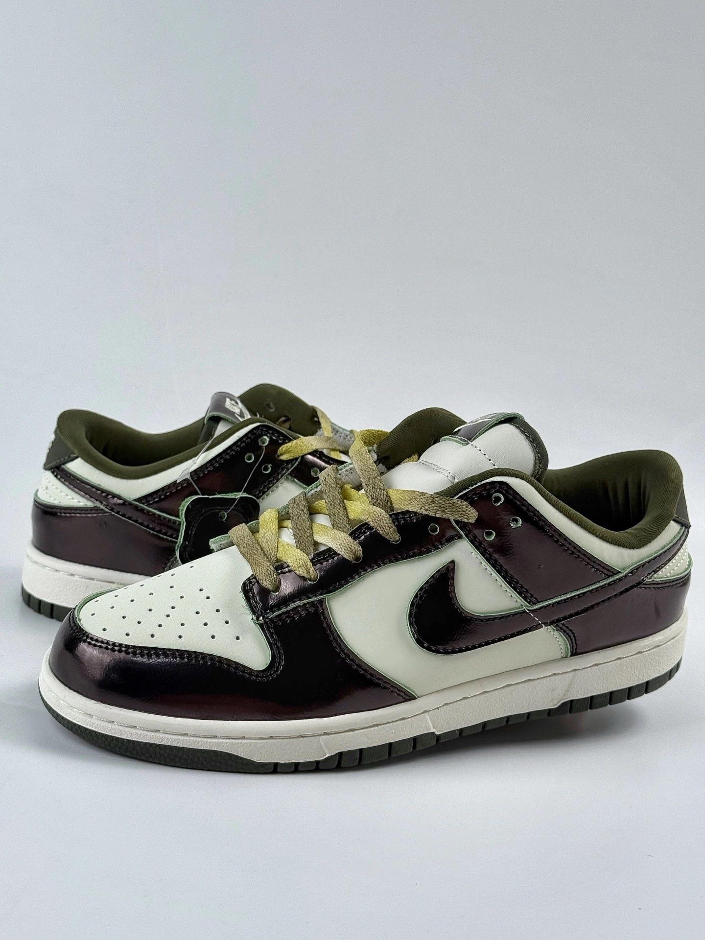 NIKE Dunk SE「熊貓」