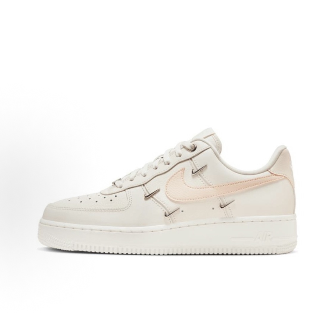 Nike Air Force 1 07 LX "Chrome Luxe" 四鉤