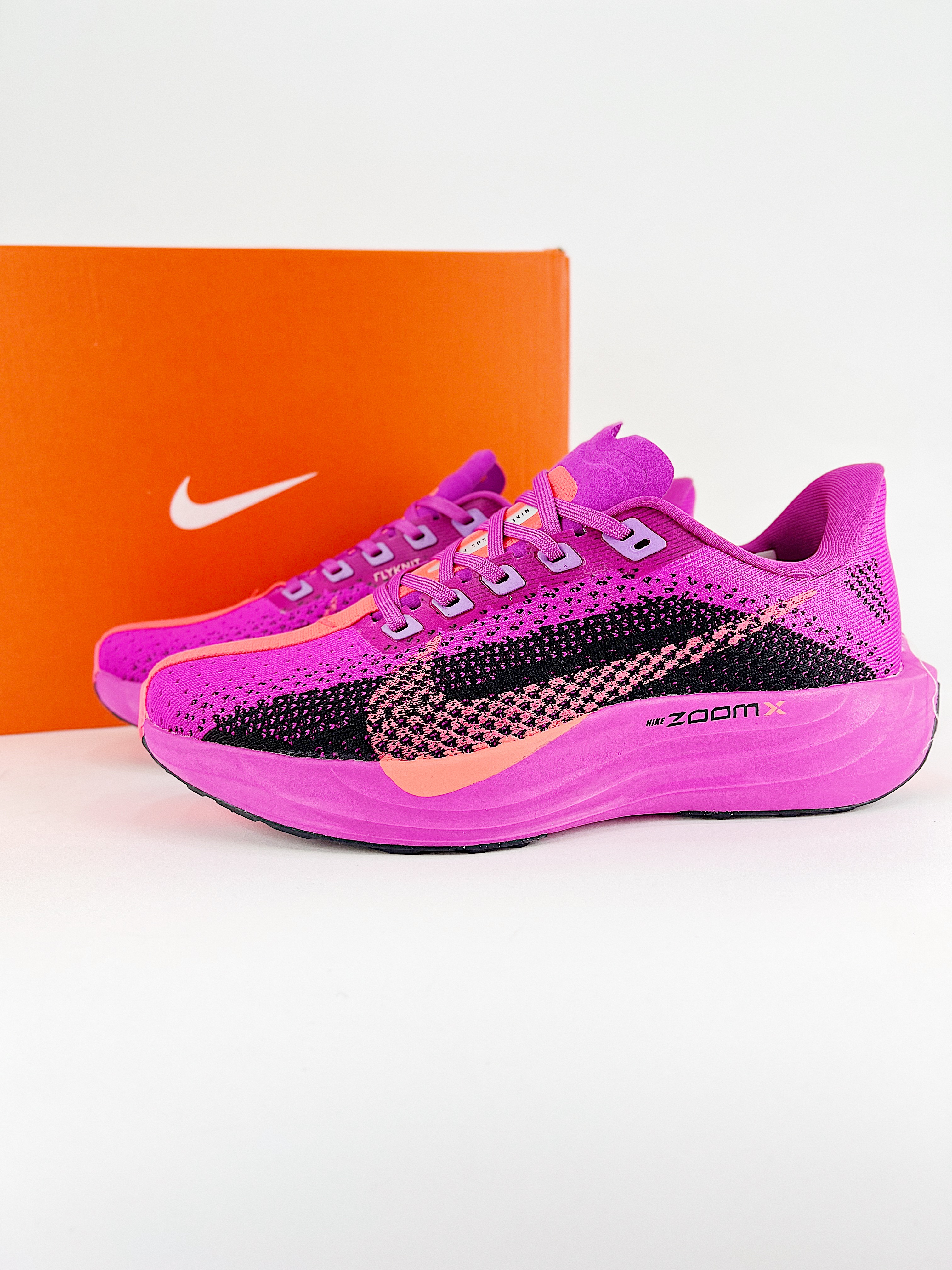 Nike Flex Plus Pegasus Plus 舒适跑鞋  系列