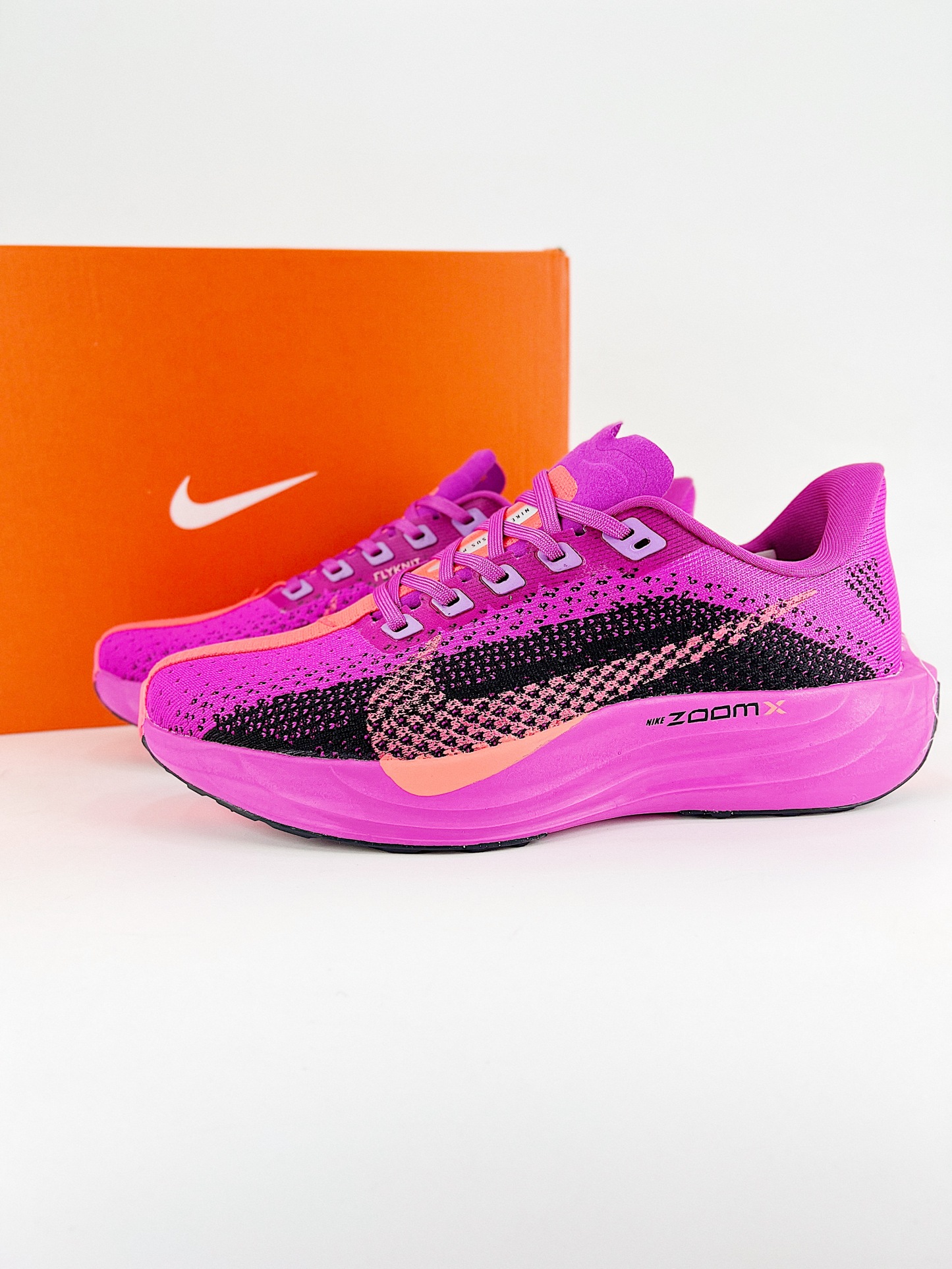 Nike Flex Plus Pegasus Plus 舒适跑鞋  系列