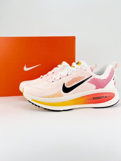 Nike VOMERO 18 系列