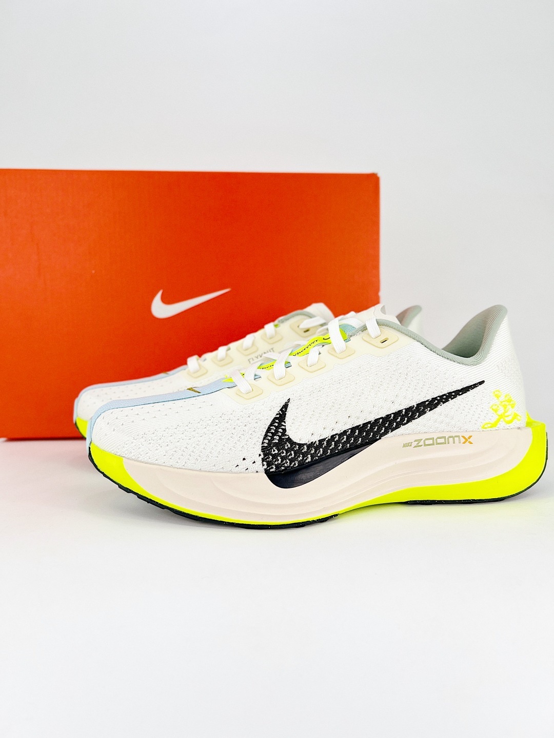 Nike Flex Plus Pegasus Plus 舒适跑鞋  系列