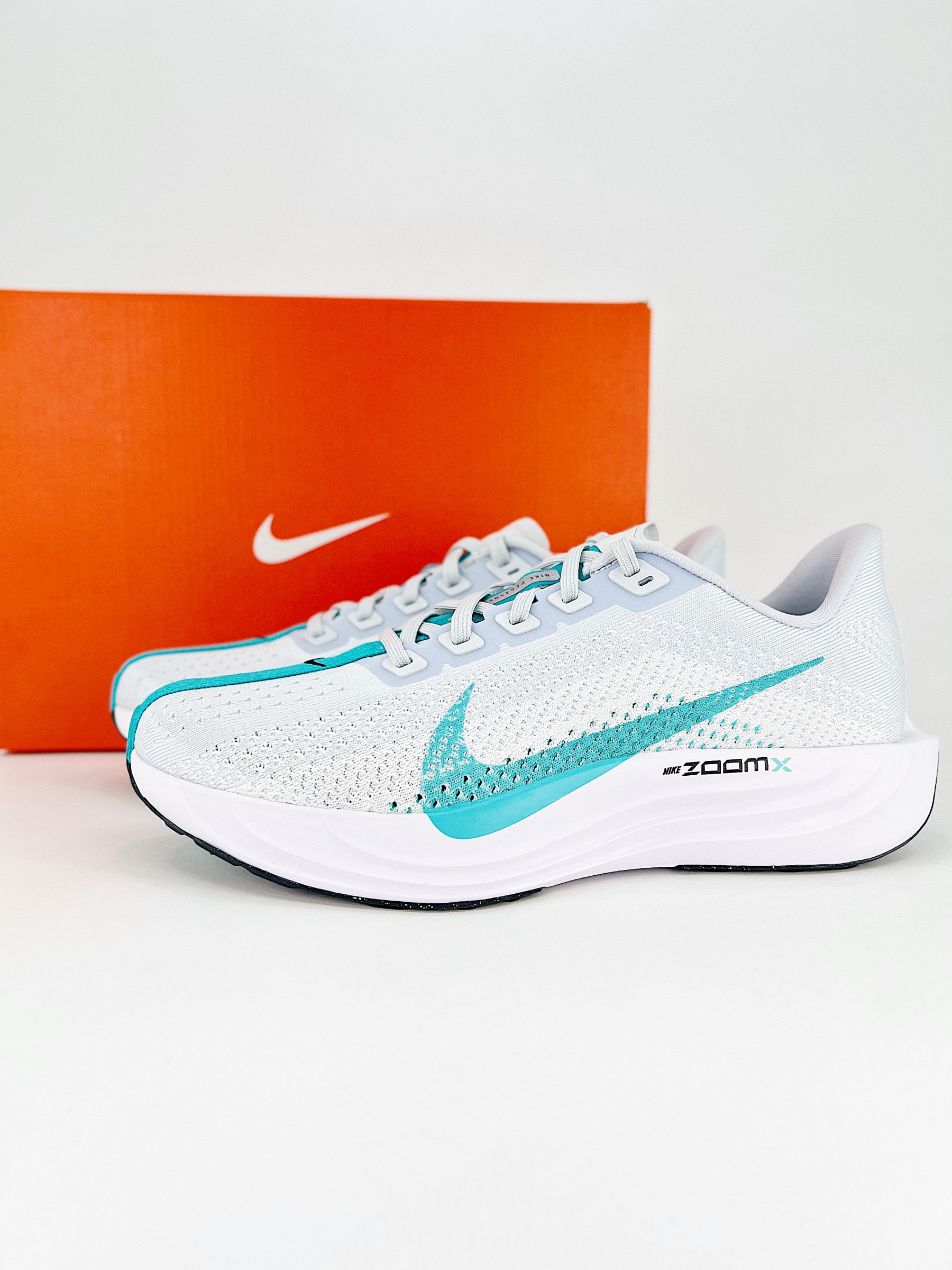 Nike Flex Plus Pegasus Plus 舒适跑鞋  系列