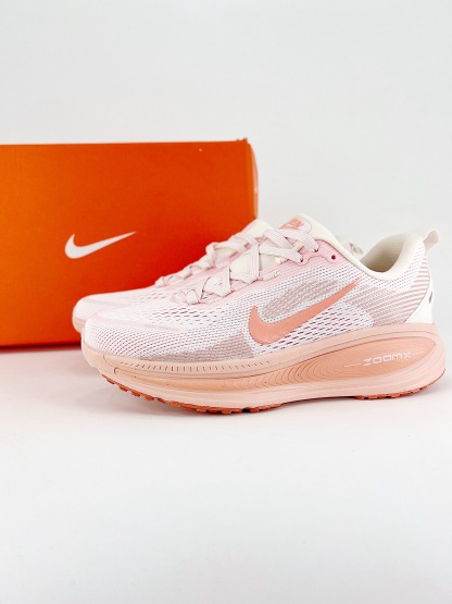 Nike VOMERO 18 系列