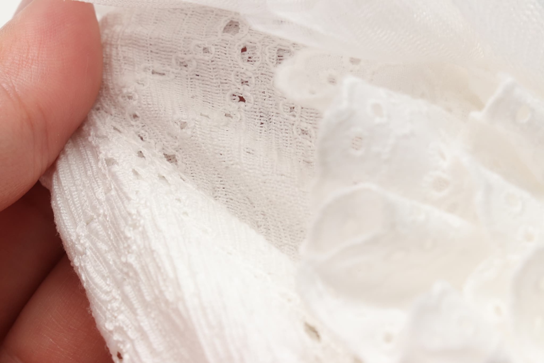 いちご柄シフォンドッキングワンピース