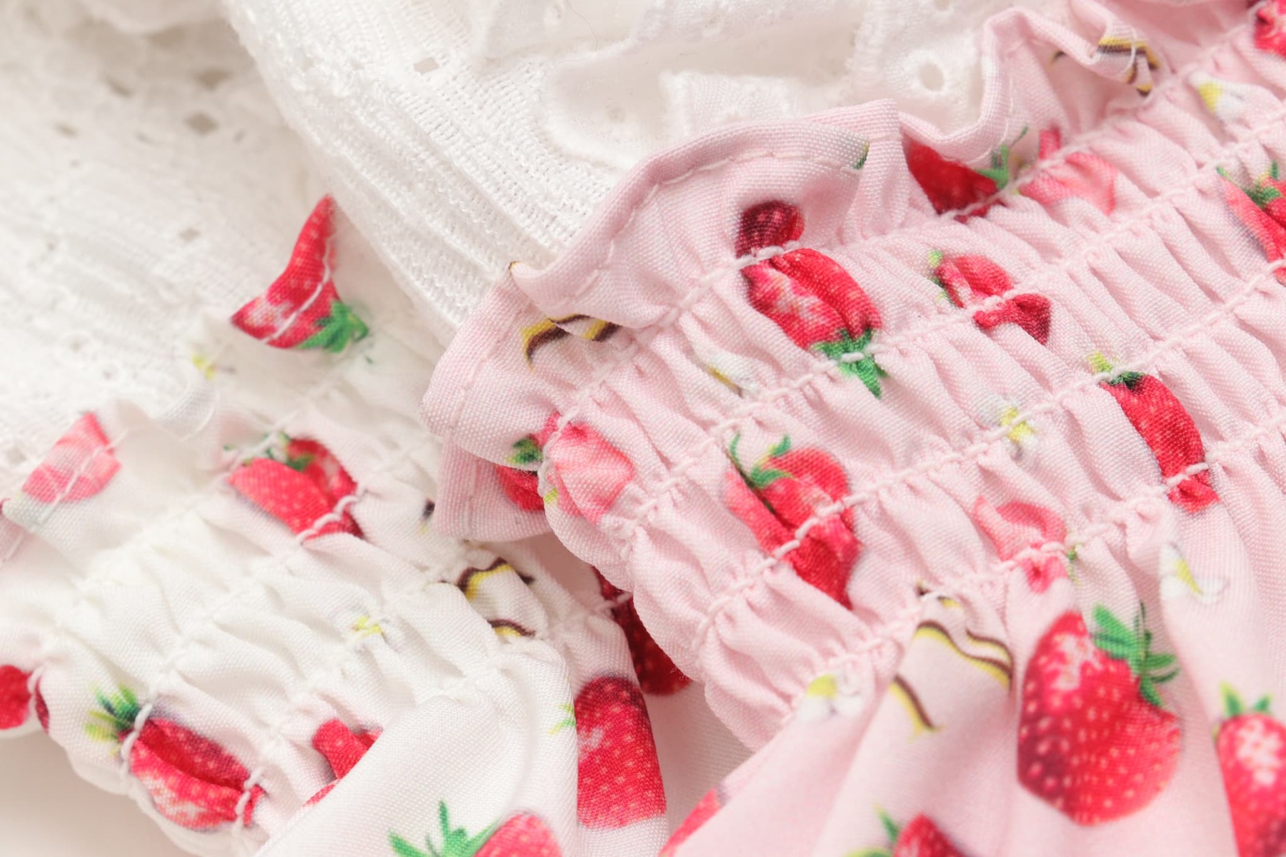 いちご柄シフォンドッキングワンピース