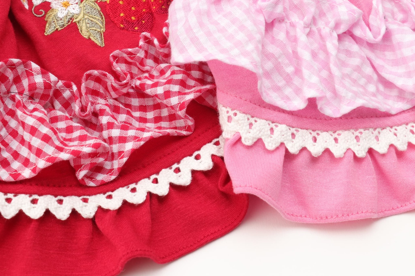 レトロいちごギンガムフリルワンピース