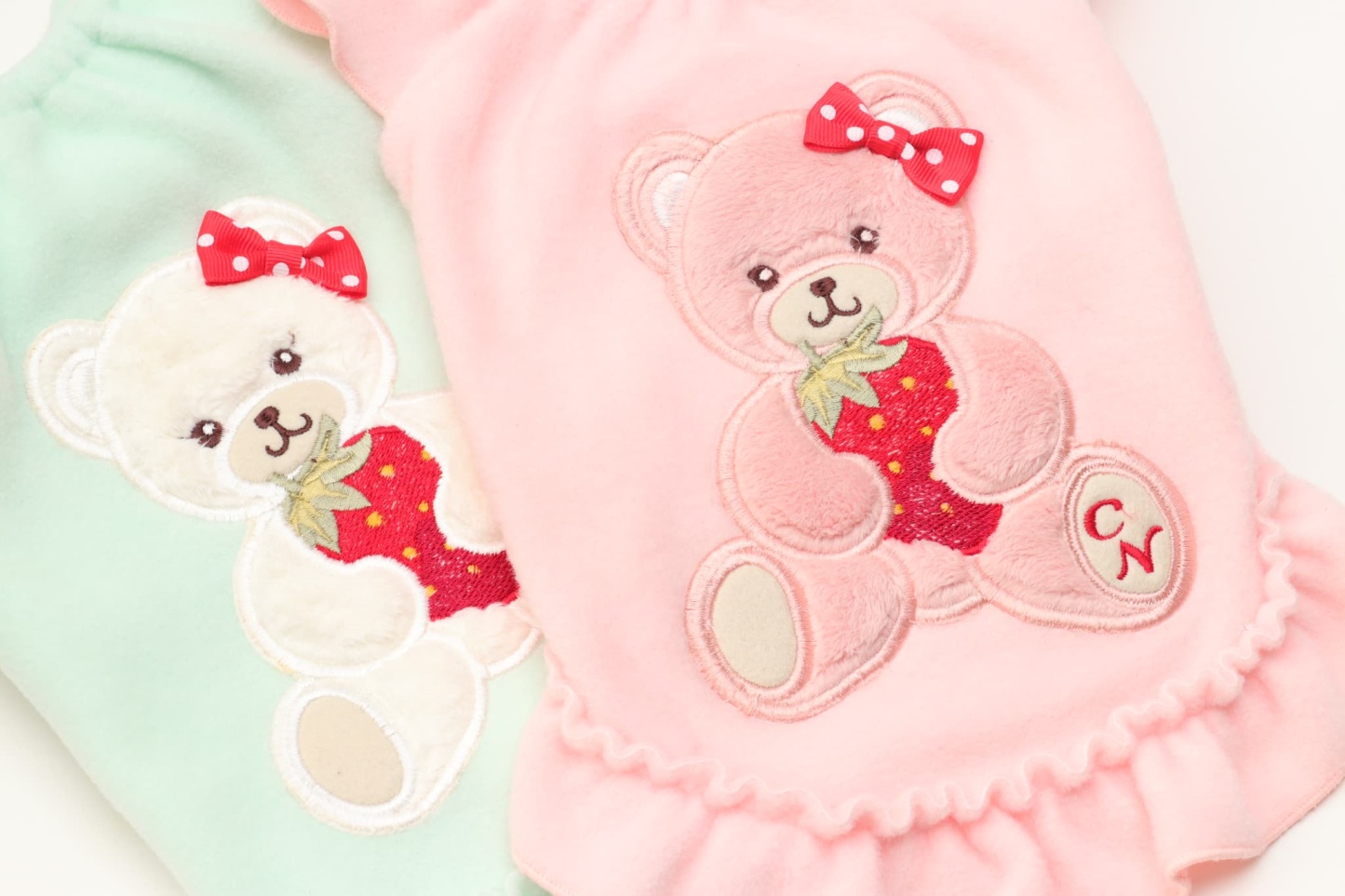 1171くまいちごフリースワンピース