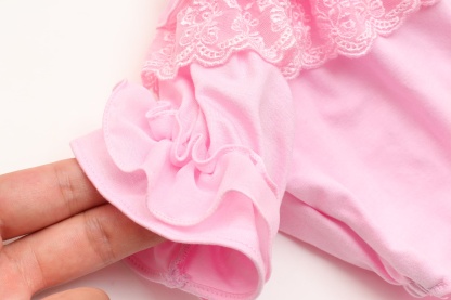 フリルカットソー