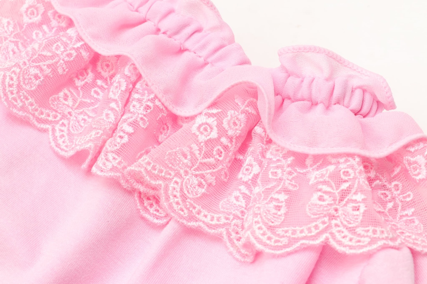 フリルカットソー