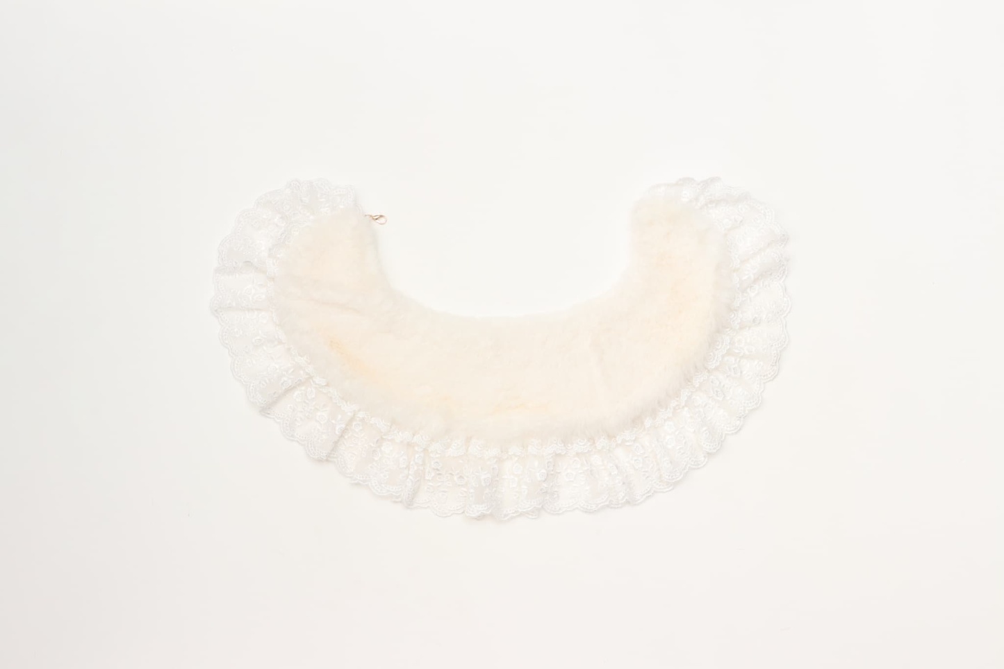 ファーとレースのドレスカラー