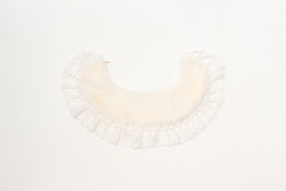 ファーとレースのドレスカラー