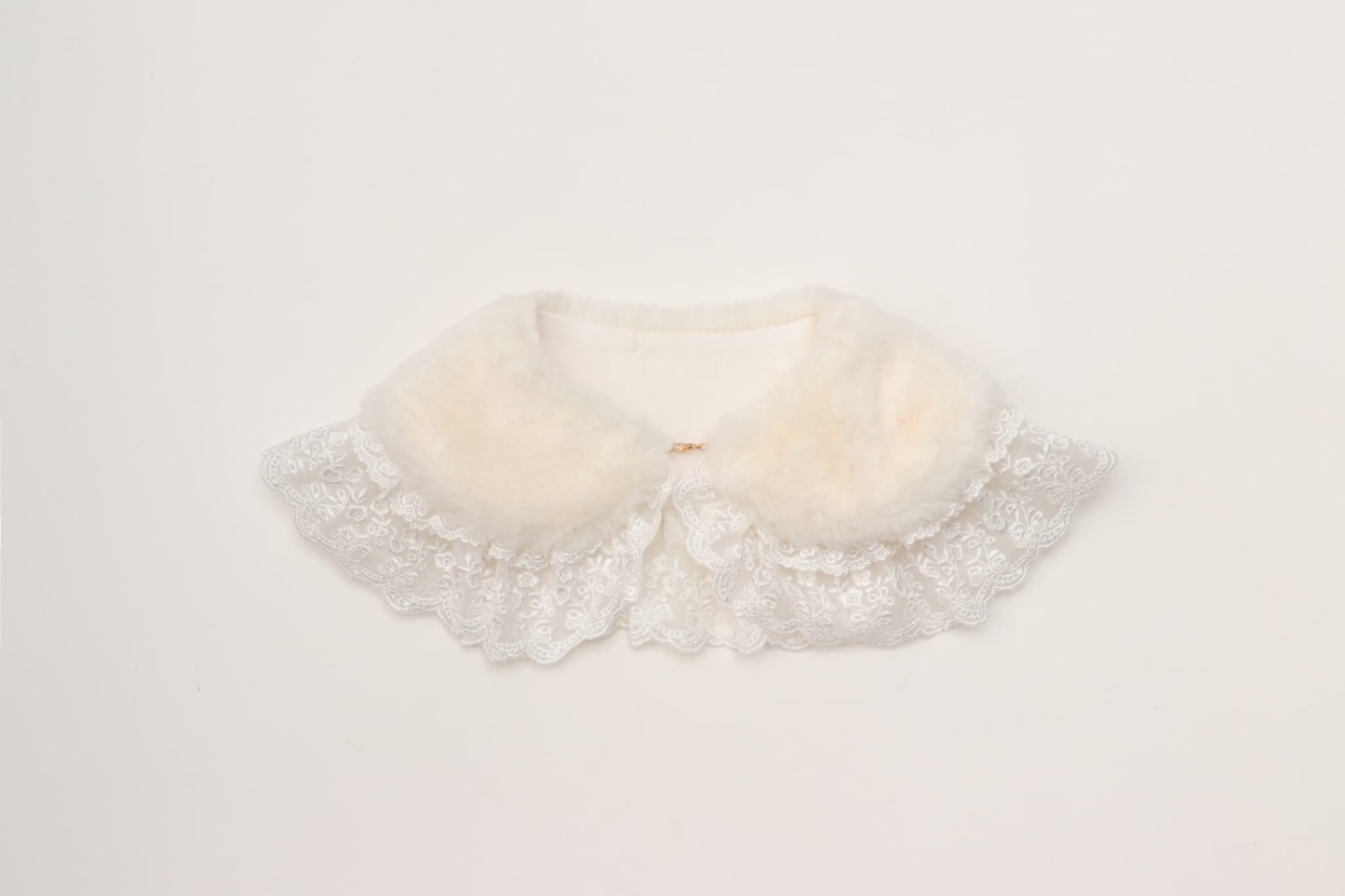 ファーとレースのドレスカラー