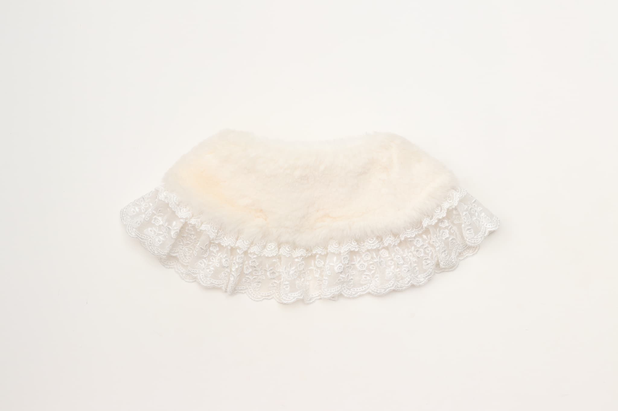 ファーとレースのドレスカラー