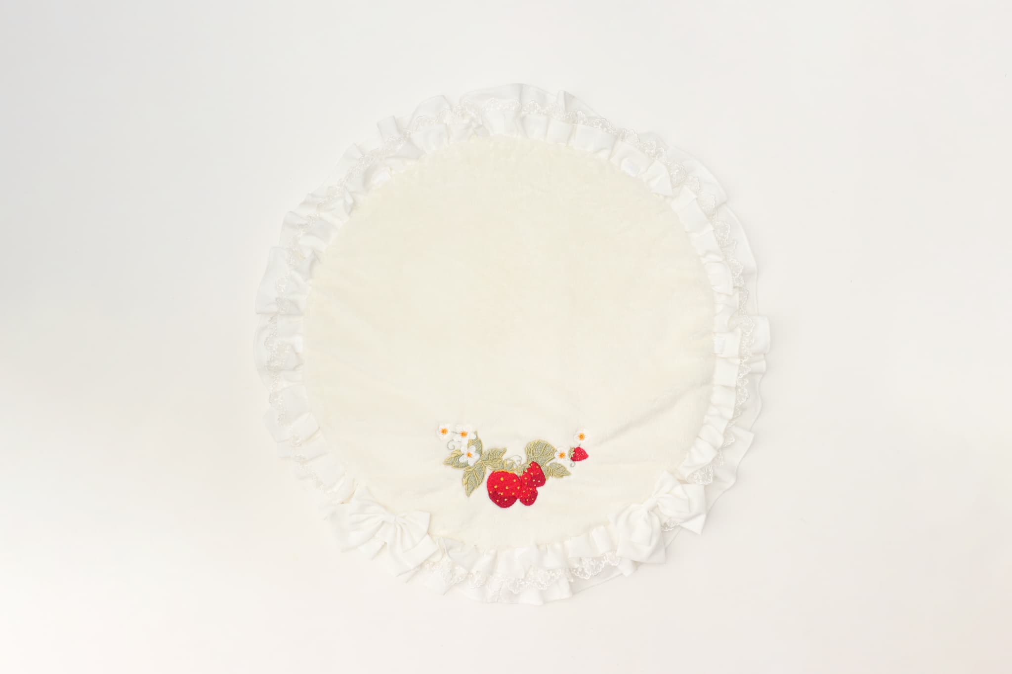CN-024MAT ホイップいちご刺繍デコマット