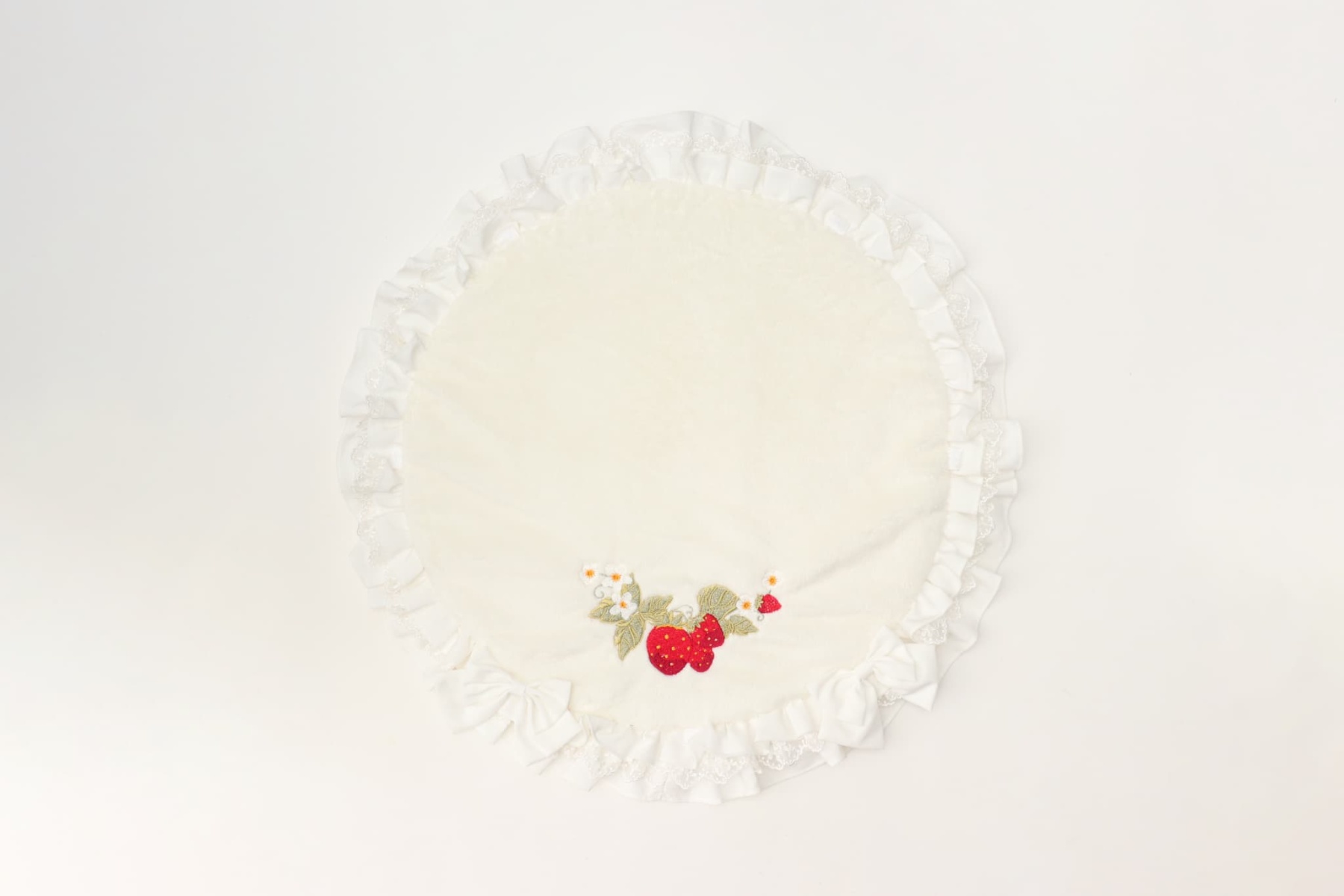 CN-024MAT ホイップいちご刺繍デコマット