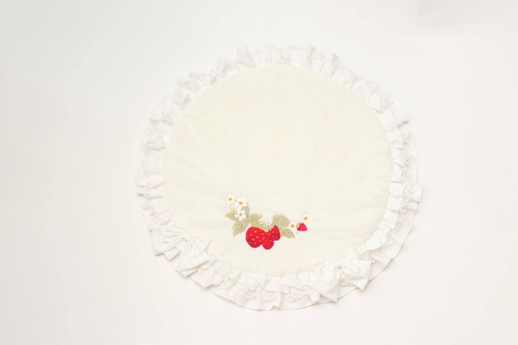 CN-024MAT ホイップいちご刺繍デコマット
