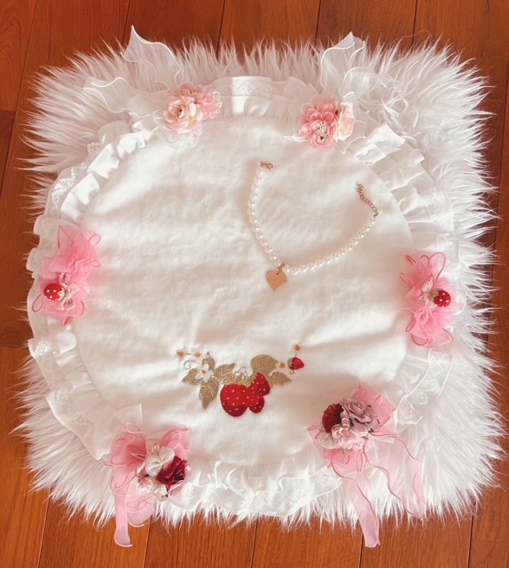 CN-024MAT ホイップいちご刺繍デコマット