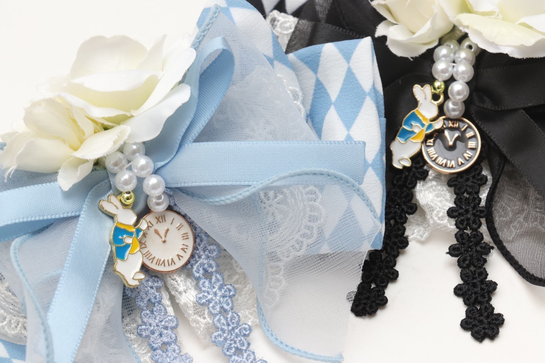 ローズアリスブローチ