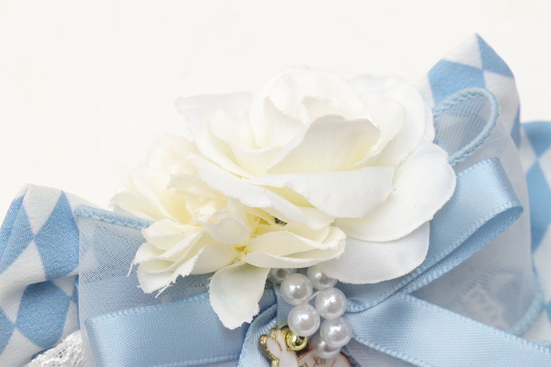 ローズアリスブローチ