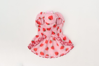 Gaun Kerut Stroberi Musim Dingin