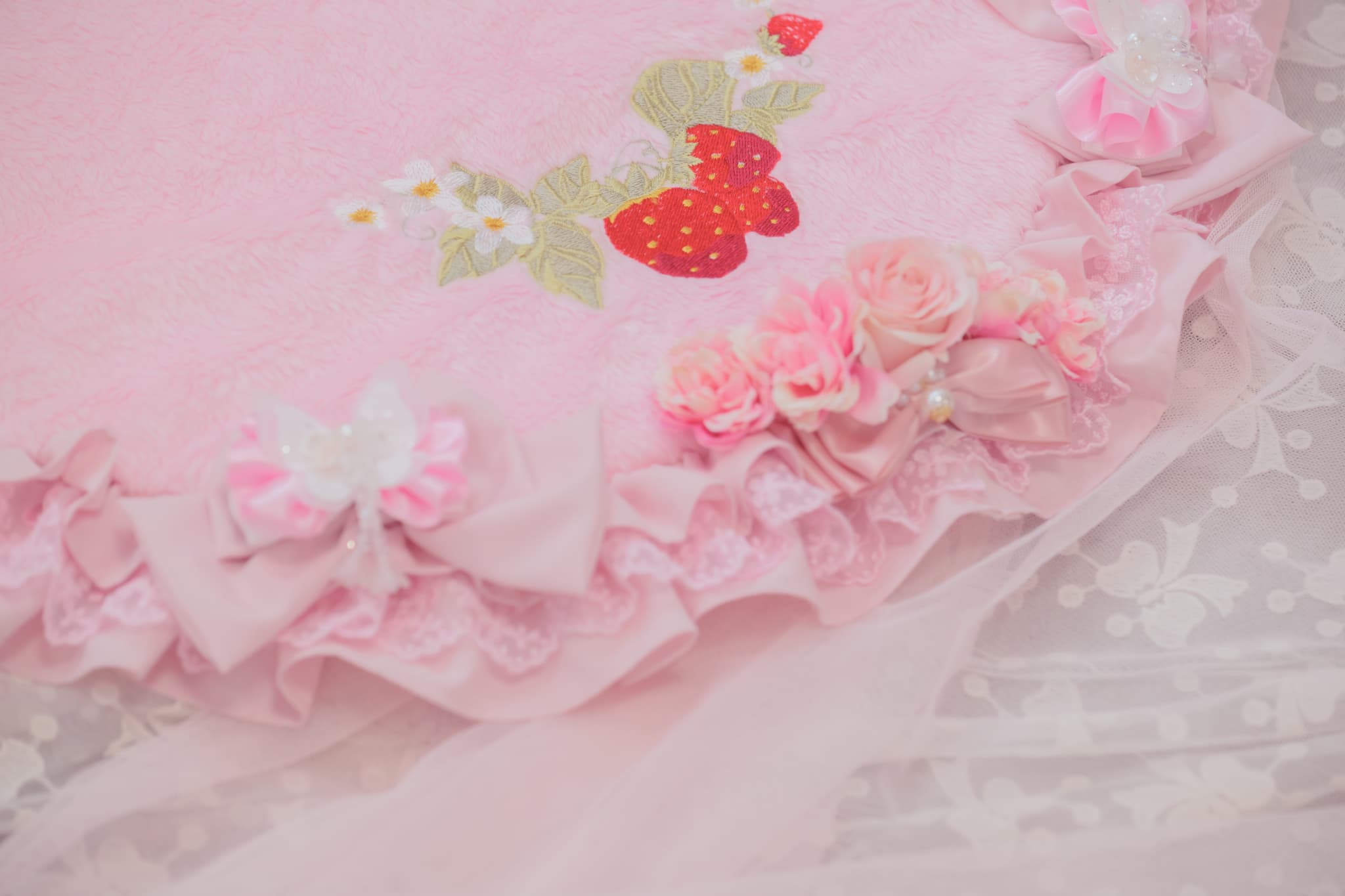 CN-024MAT ホイップいちご刺繍デコマット