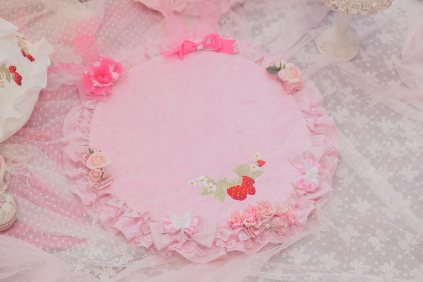 CN-024MAT ホイップいちご刺繍デコマット