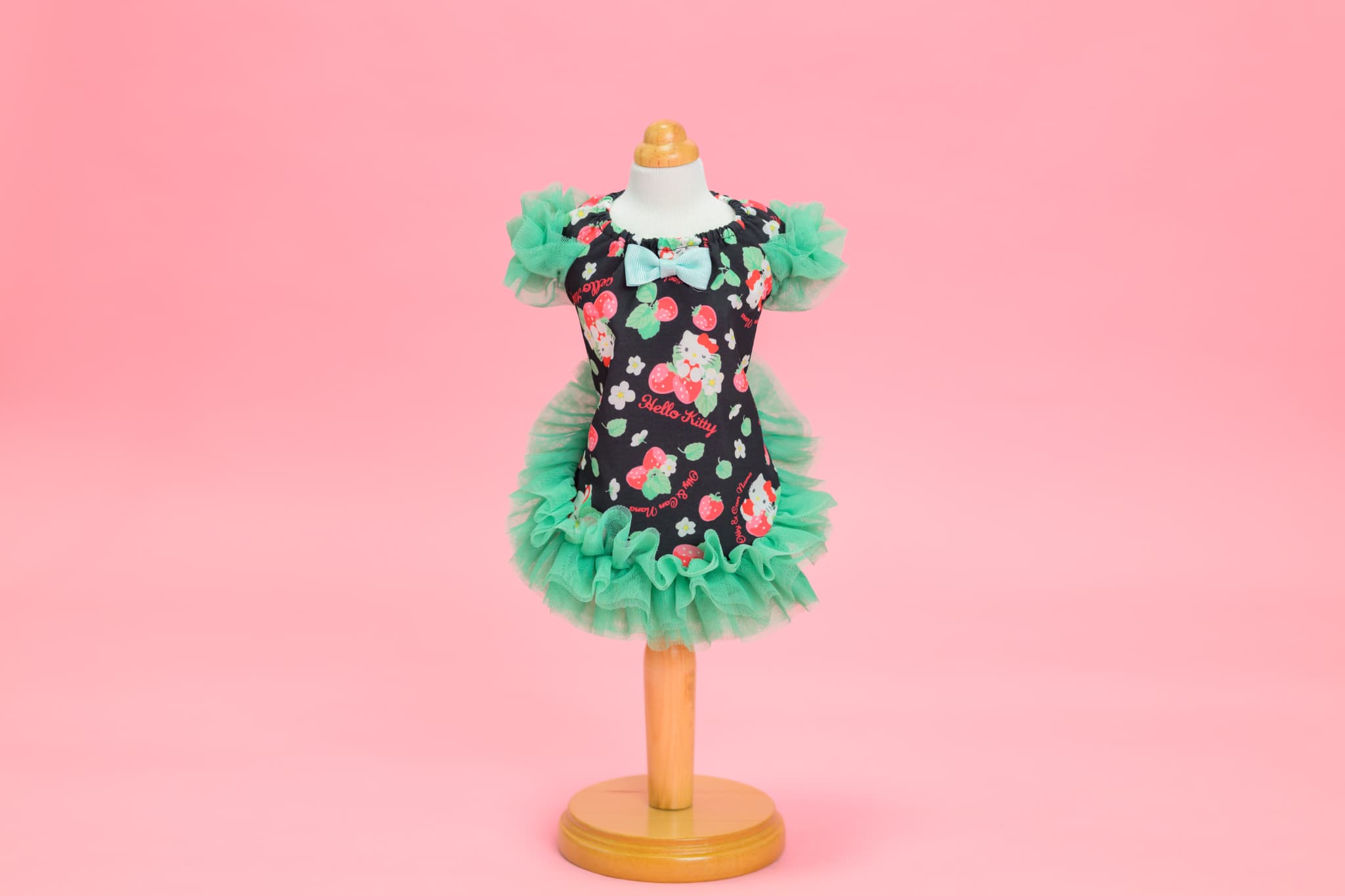 K-001 【Otty×CanNanaコラボ】HELLO KITTY・いちご柄ワンピース