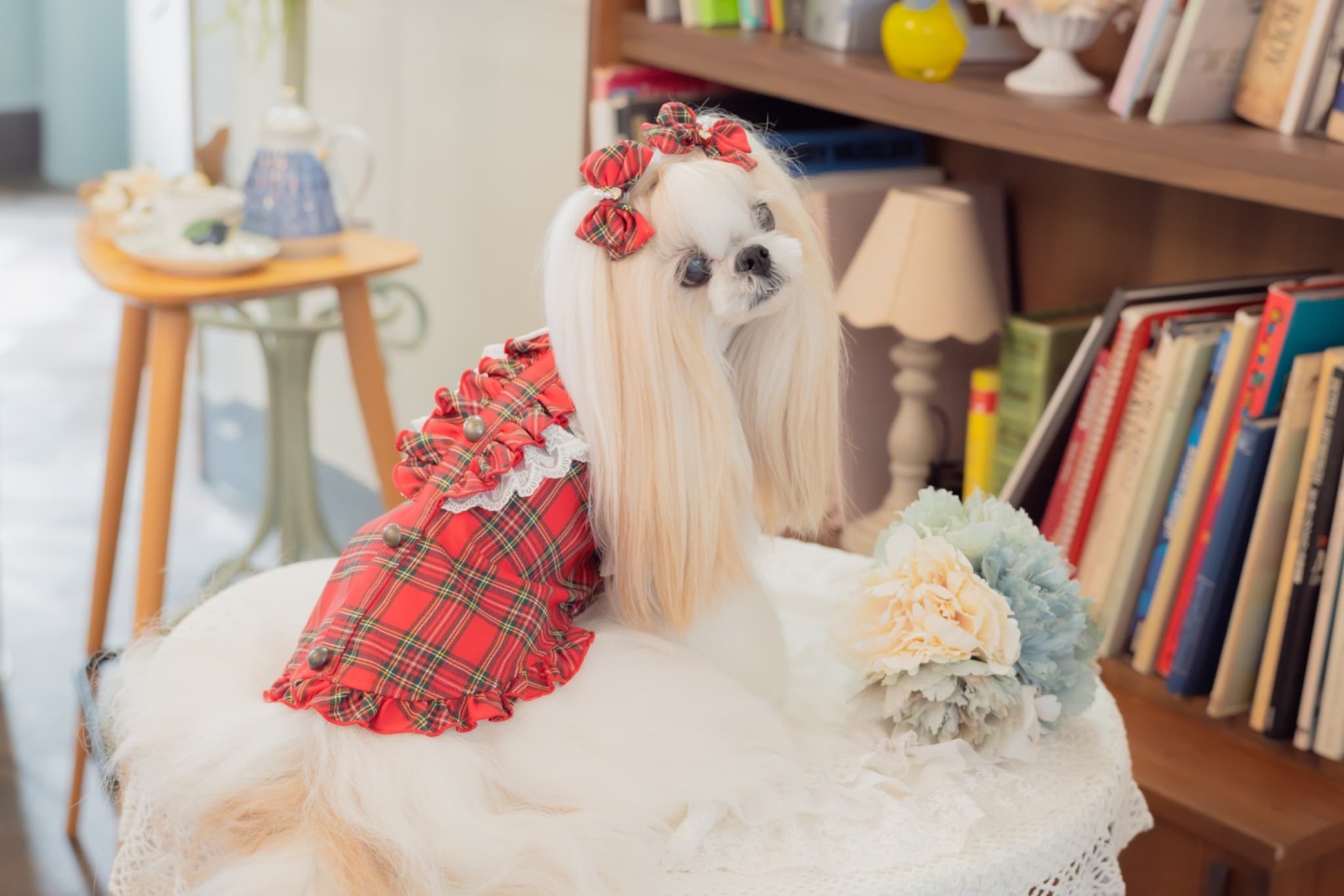 クラシカルフリルブラウス