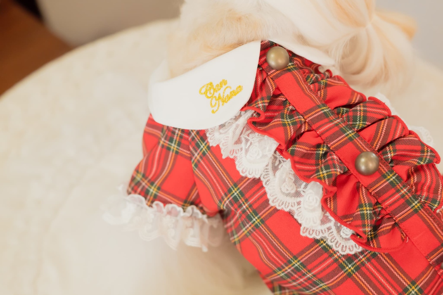 クラシカルフリルブラウス