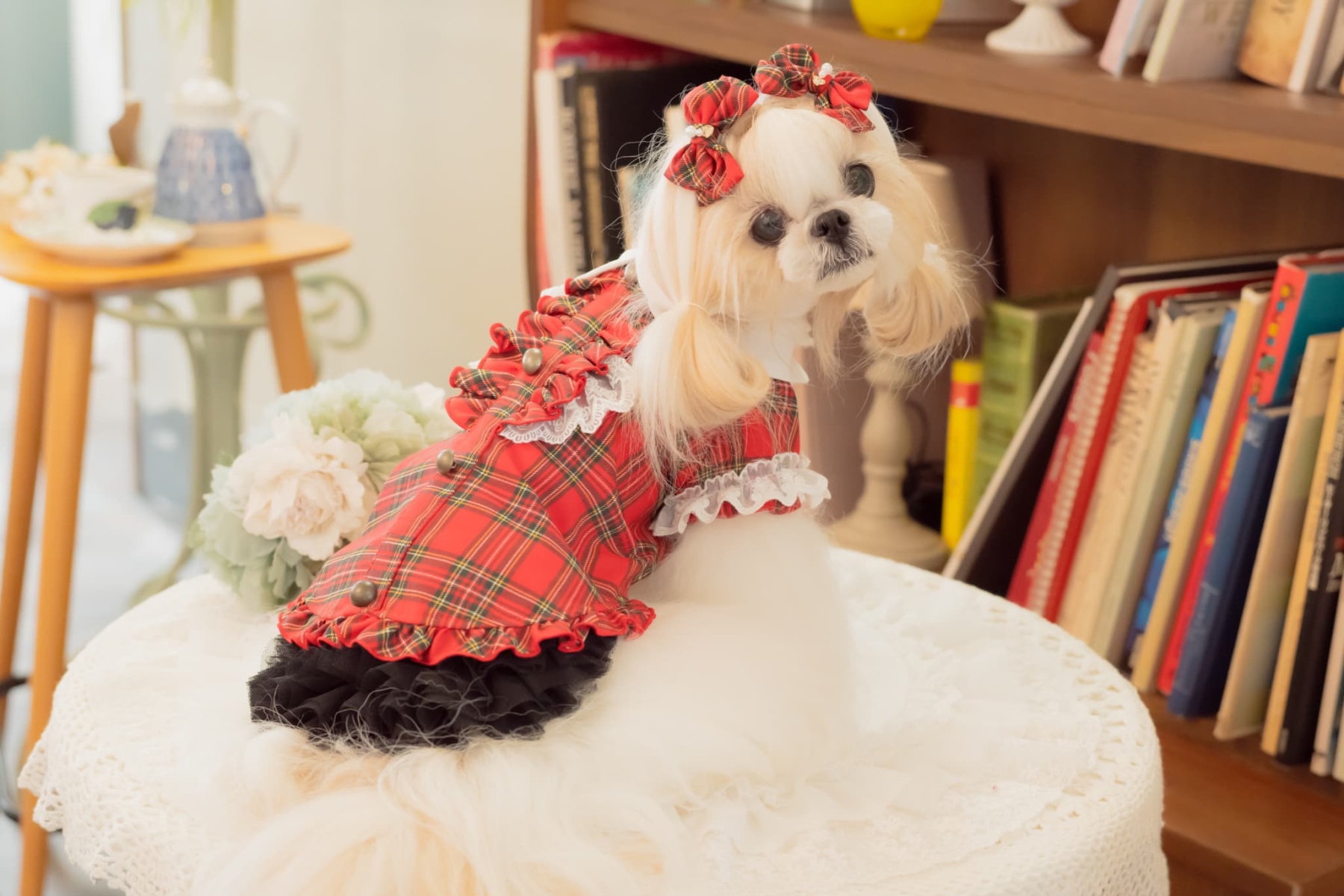 クラシカルフリルブラウス