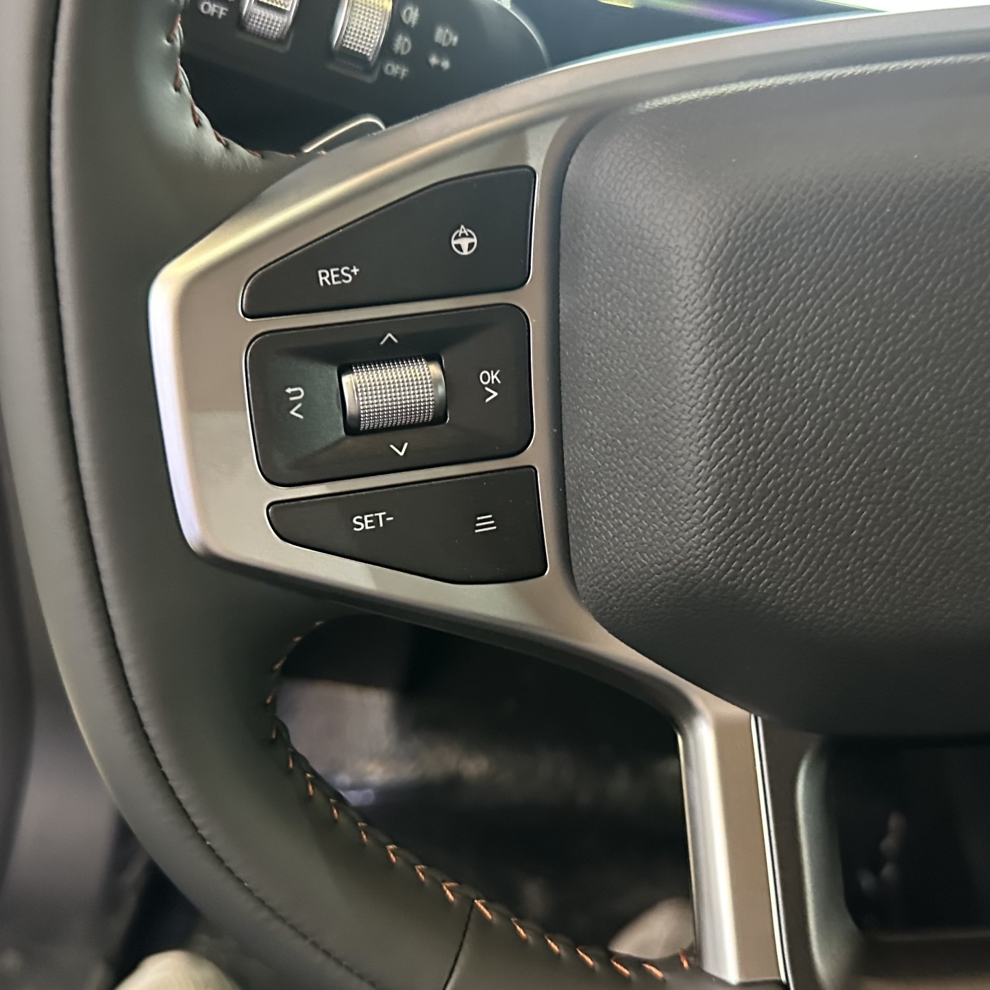 银灰色捷途自由者