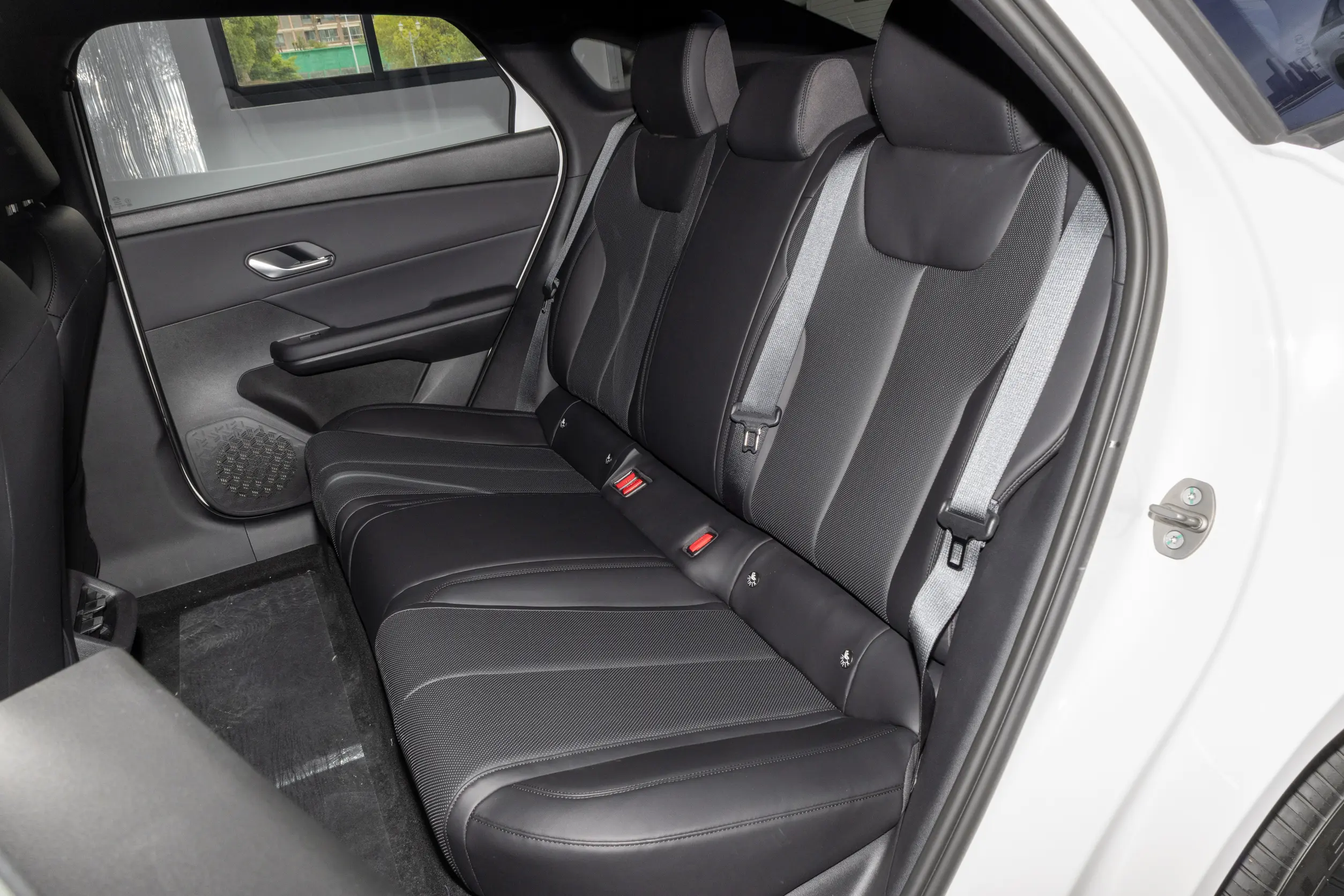 BYD e7 Electric Sedan | Price, Specs & Export Inquiry