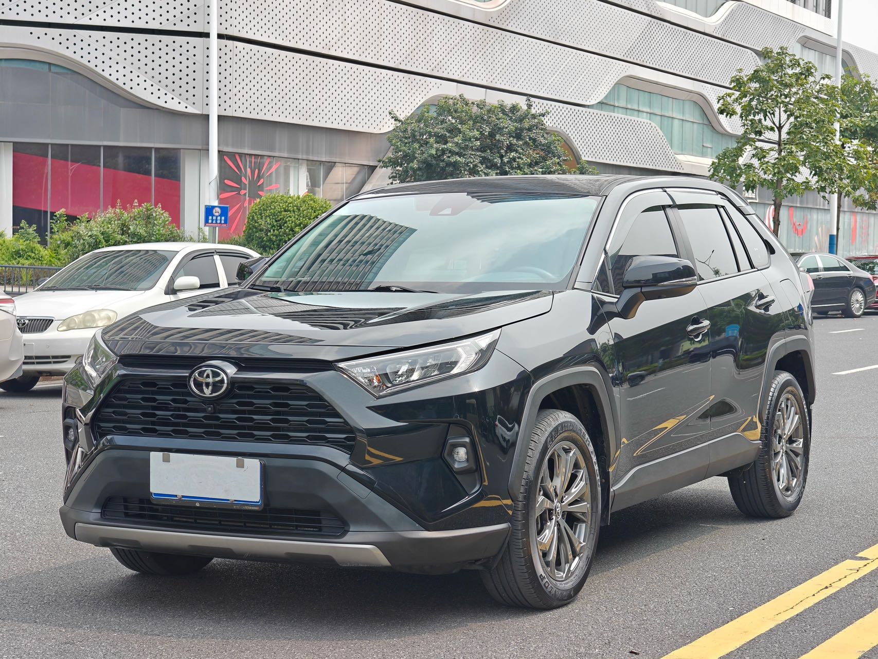丰田 RAV4荣放 2023款 2.0L CVT两驱风尚版