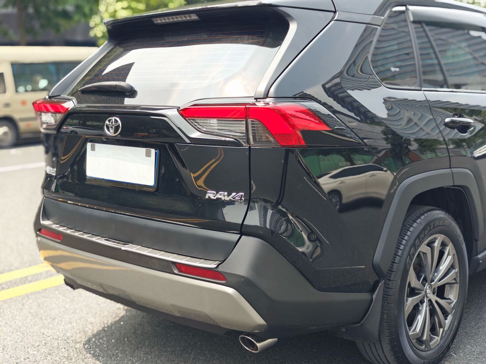 丰田 RAV4荣放 2023款 2.0L CVT两驱风尚版
