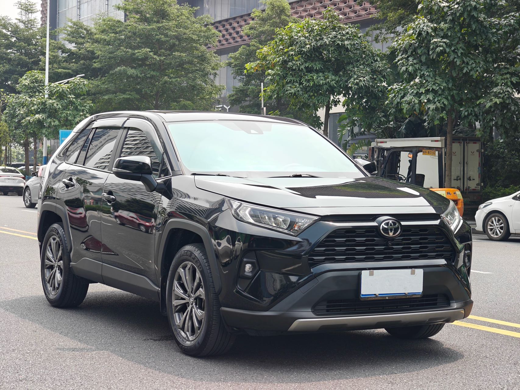 丰田 RAV4荣放 2023款 2.0L CVT两驱风尚版