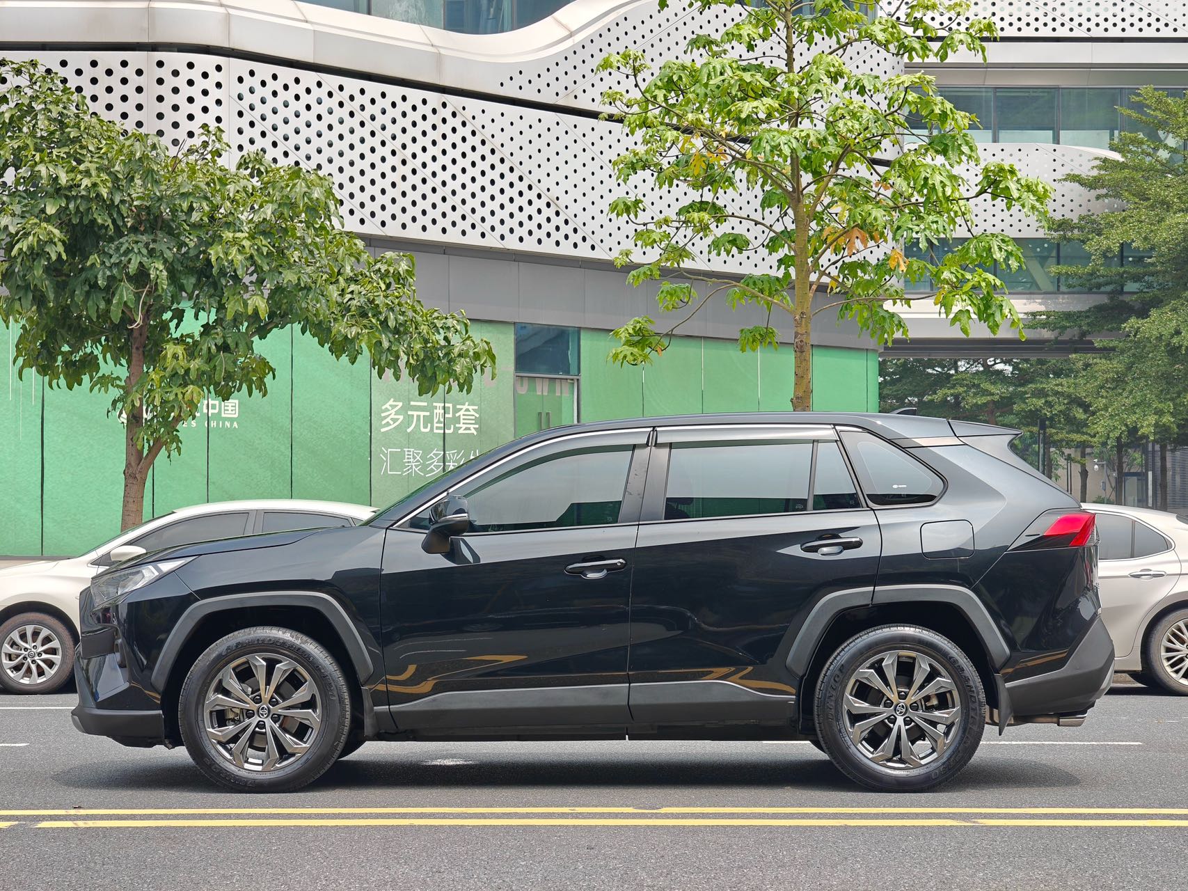丰田 RAV4荣放 2023款 2.0L CVT两驱风尚版