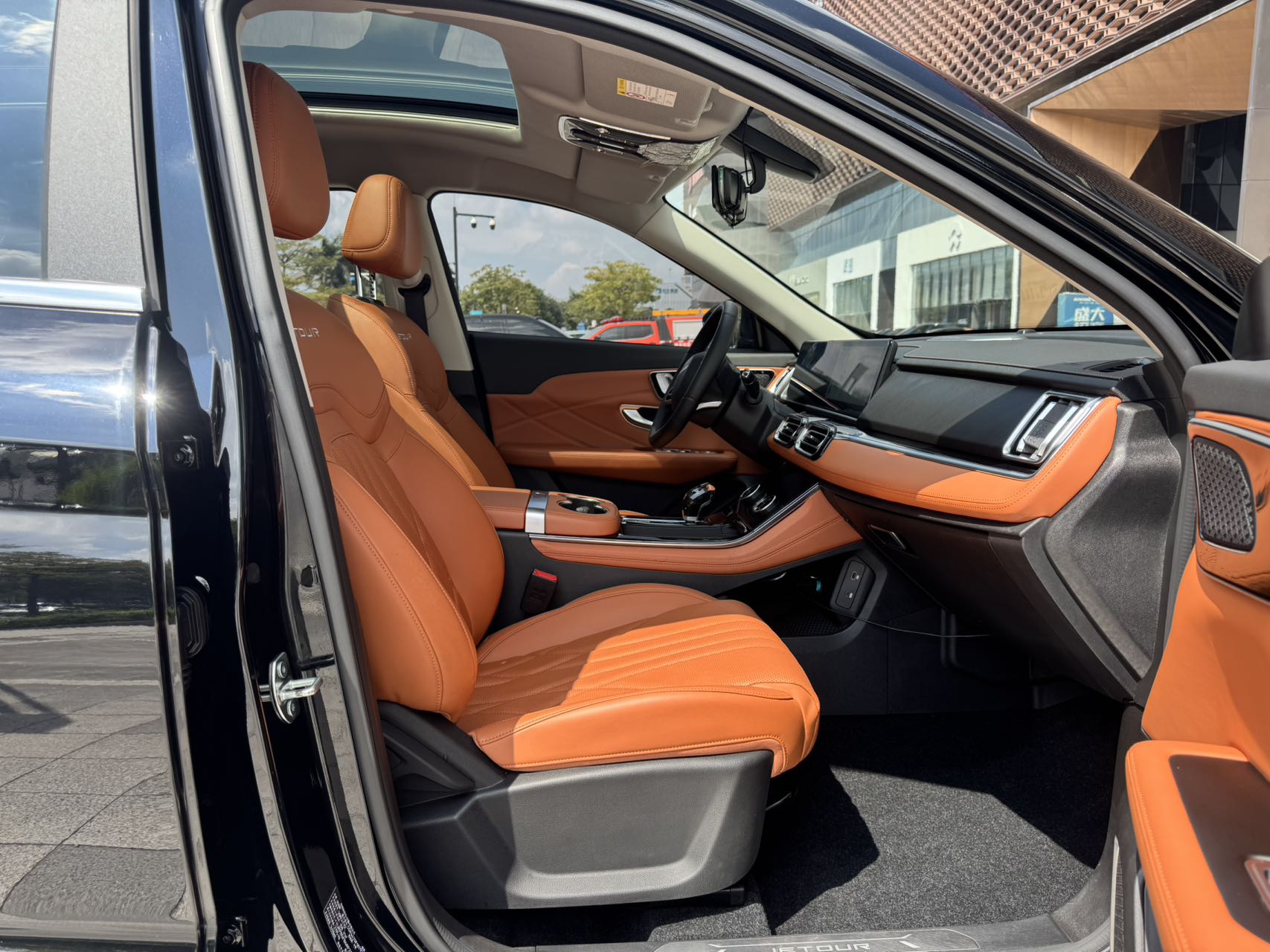 捷途X70 PLUS 2025款 1.5T 豪华版 7座