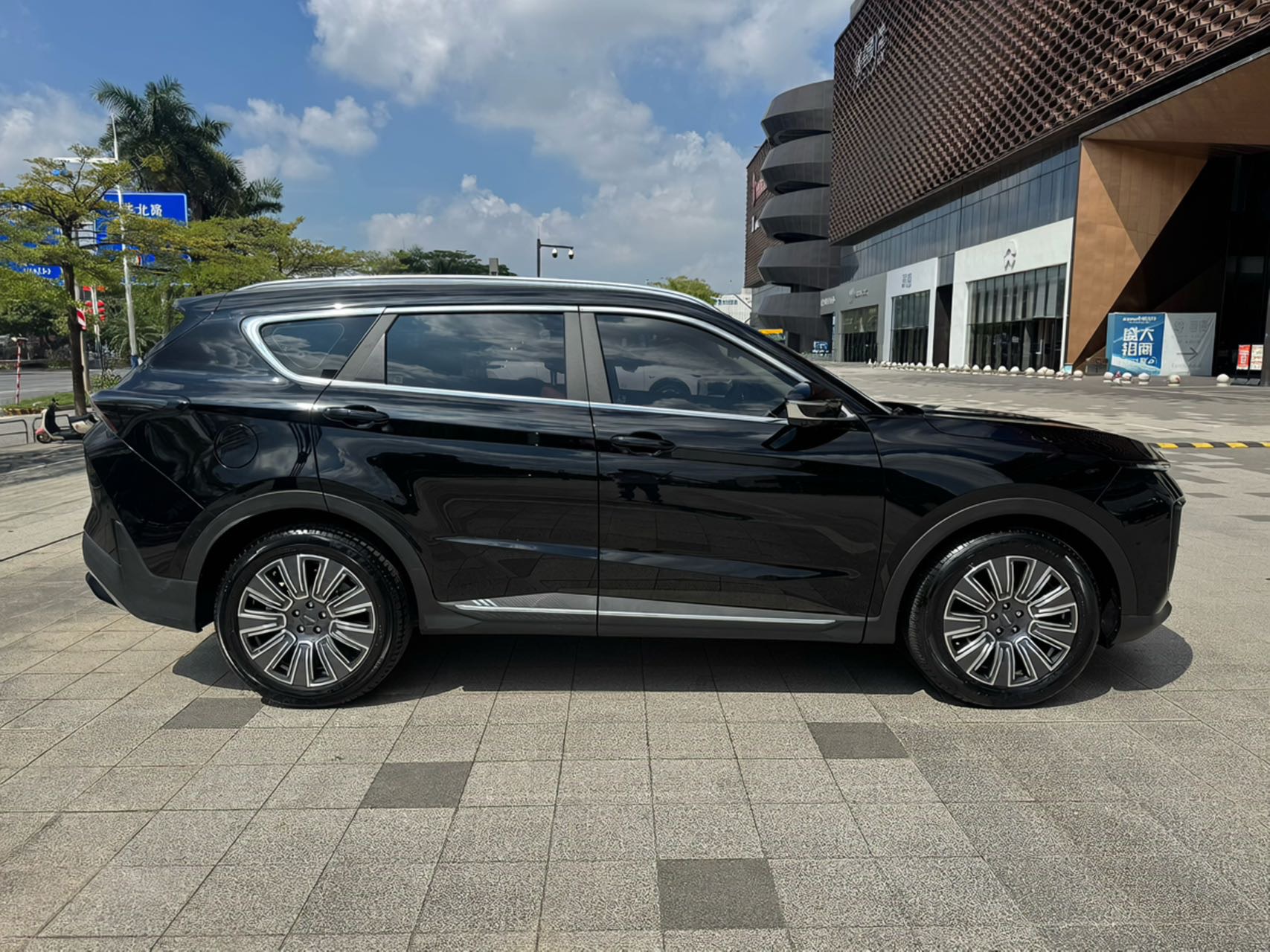 捷途X70 PLUS 2025款 1.5T 豪华版 7座