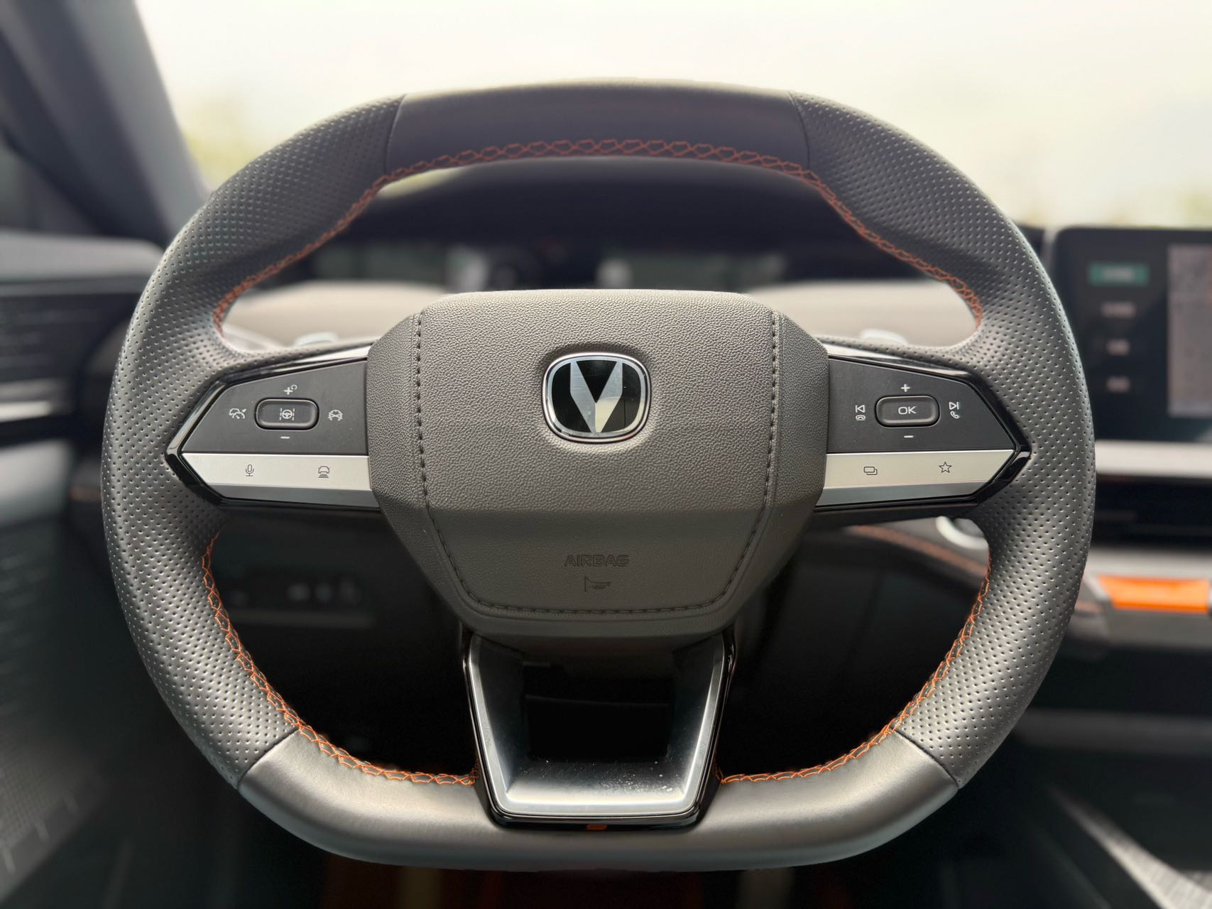 长安UNI-V 2024款 1.5T 尊贵运动型