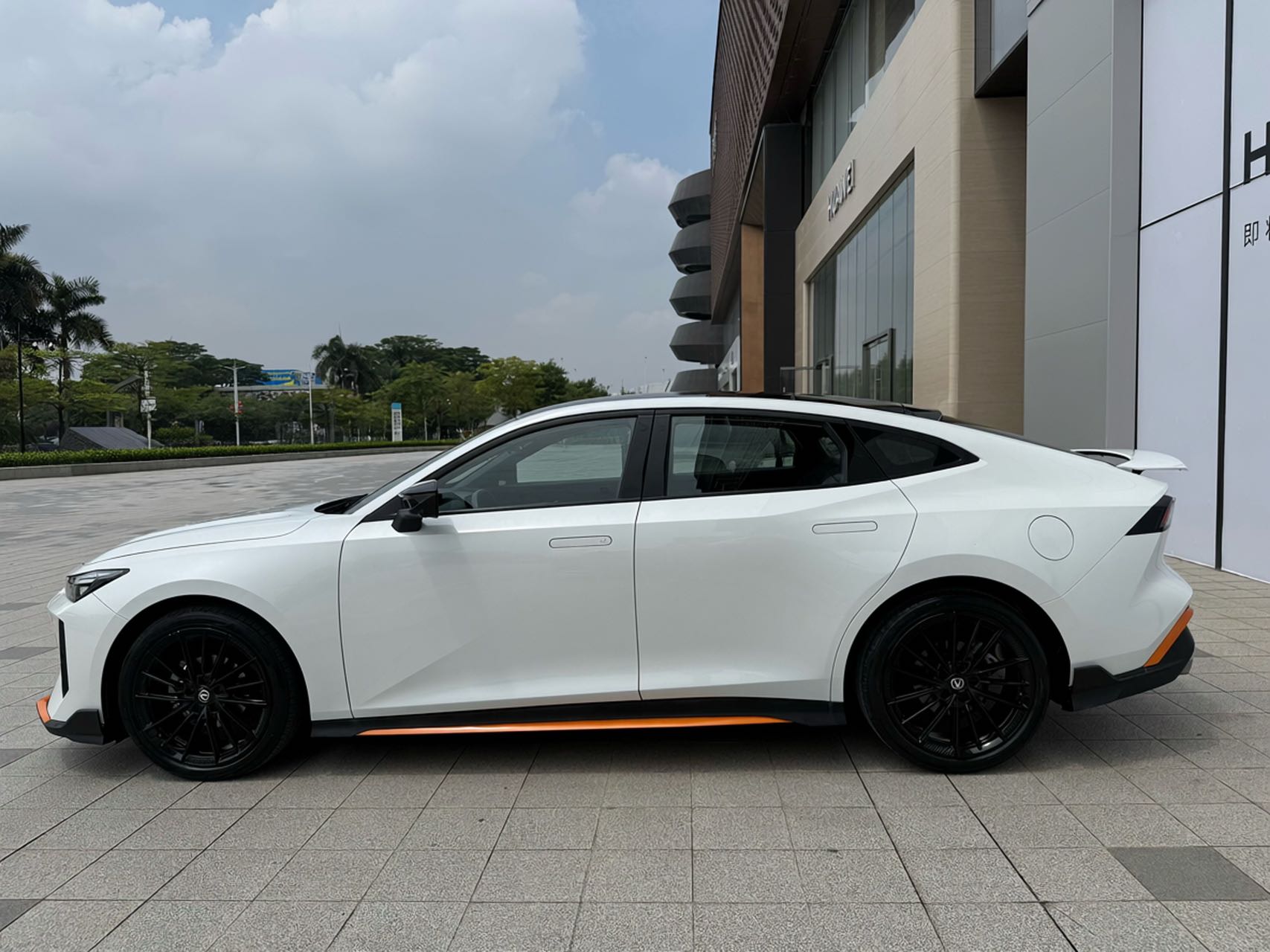 长安UNI-V 2024款 1.5T 尊贵运动型