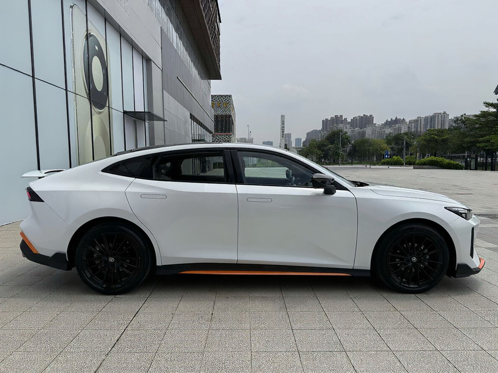 长安UNI-V 2024款 1.5T 尊贵运动型